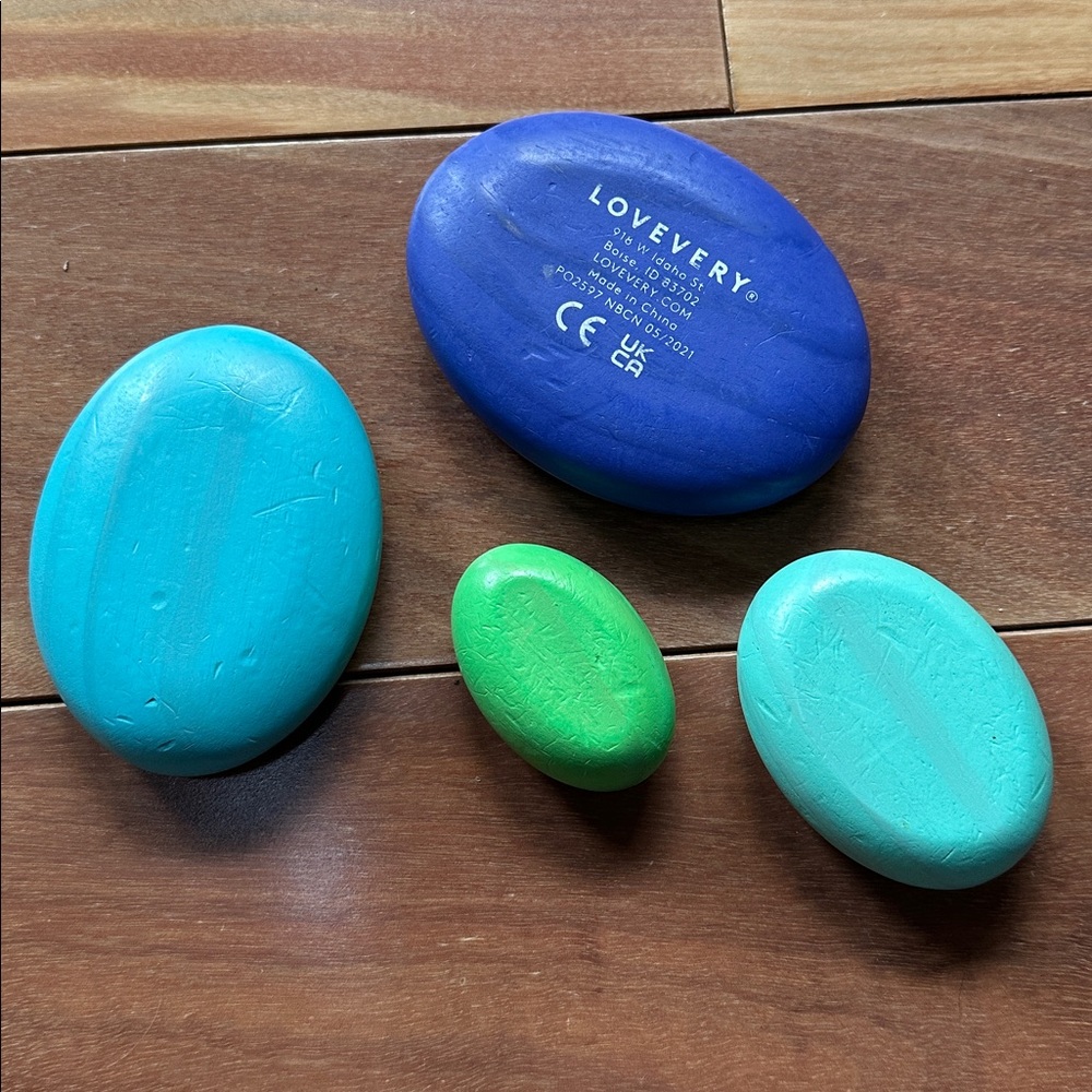 Lovevery Colorful Stacking Stones Set - Picture 4 of 5